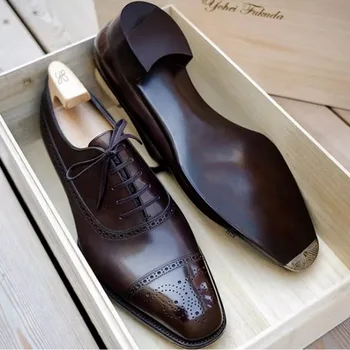 Нова мъжка кожена обувки; кафяви oxfords без обков с квадратни пръсти; на модела обувки в света на стил в британския стил; офис вечерни банкетни ежедневни мъжки обувки