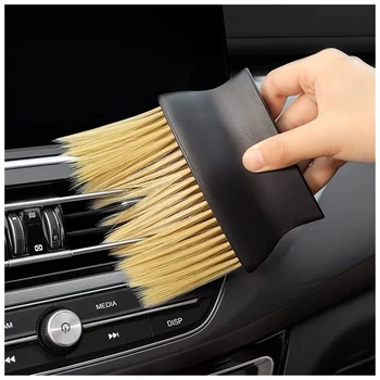 Мека четка за почистване на салон на автомобил, подробно е въздуховод на арматурното табло, инструменти за почистване на прах, четка за почистване на клавиатурата за домашния офис